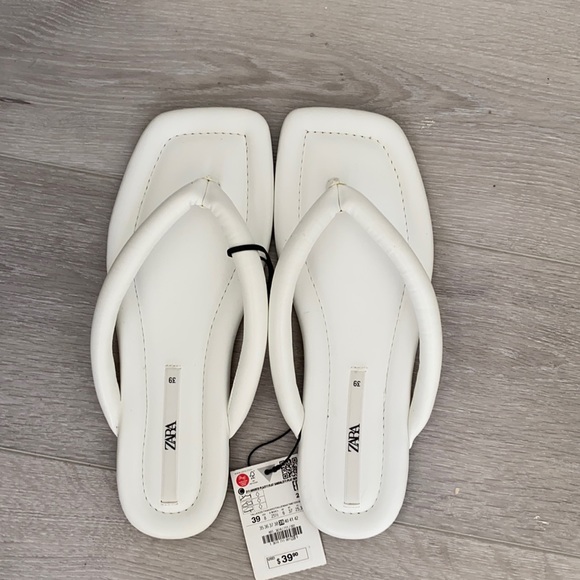 ZARA Flipflops: NWT